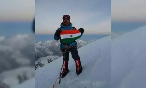 Mount Everest: ఎవరెస్టు నుంచి దిగుతూ భారతీయ పర్వతారోహకుడు మృతి