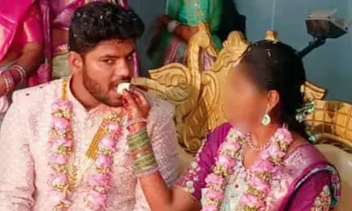 పెళ్లికి ఒకరోజు ముందు మరో అమ్మాయిని పెళ్లి చేసుకున్న యువకుడు