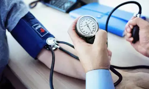 Health : అధిక రక్తపోటుతో ఇబ్బంది పడుతున్నారా..? ఈ ఆహారాలను తగ్గిస్తే బెటర్ !