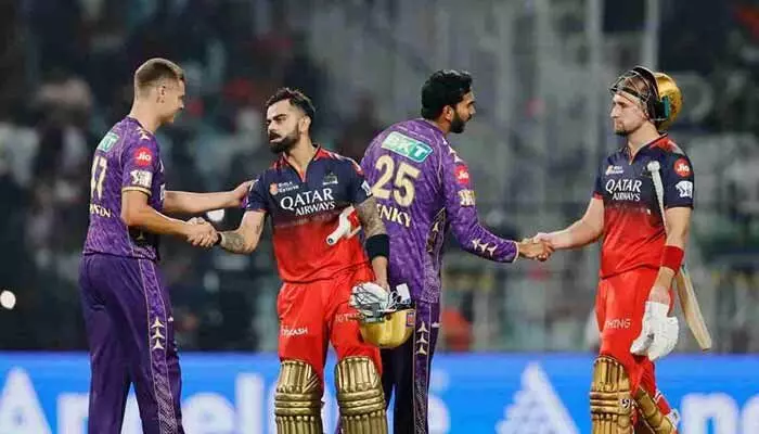 ఐపీఎల్ పున:ప్రారంభం.. ఆర్సీబీ-కేకేఆర్ మ్యాచ్కు పొంచి ఉన్న వరుణ గండం! ఐపీఎల్ పున:ప్రారంభం.. ఆర్సీబీ-కేకేఆర్ మ్యాచ్కు పొంచి ఉన్న వరుణ గండం!