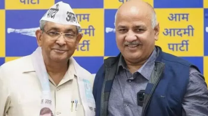 AAP: ఢిల్లీలో ఆమ్ ఆద్మీ పార్టీకి షాక్.. 13 మంది కౌన్సిలర్లు రాజీనామా AAP: ఢిల్లీలో ఆమ్ ఆద్మీ పార్టీకి షాక్.. 13 మంది కౌన్సిలర్లు రాజీనామా