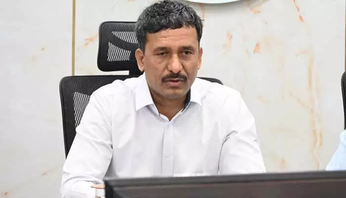 వర్షాలతో బొగ్గు ఉత్పత్తి కుంటుపడకుండా చూడాలి.. సింగరేణి సీఎండీ బలరామ్ వర్షాలతో బొగ్గు ఉత్పత్తి కుంటుపడకుండా చూడాలి.. సింగరేణి సీఎండీ బలరామ్