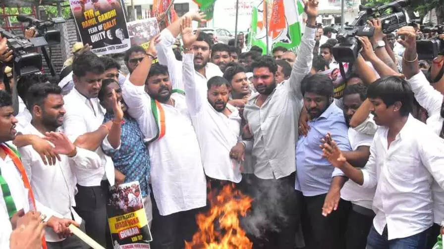 రాహుల్ గాంధీ పర్యటనలను అడ్డుకోవడం సిగ్గు చేటు: యువజన కాంగ్రెస్ నేత జక్కిడి శివ చరణ్ రెడ్డి రాహుల్ గాంధీ పర్యటనలను అడ్డుకోవడం సిగ్గు చేటు: యువజన కాంగ్రెస్ నేత జక్కిడి శివ చరణ్ రెడ్డి
