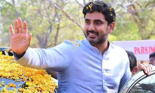 విద్యాశాఖ రాజకీయాలకు అతీతంగా ఉండాలి: నారాలోకేష్