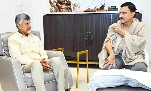 ఎమ్మెల్యే సుజనా చౌదరిని పరామర్శించిన సీఎం చంద్రబాబు