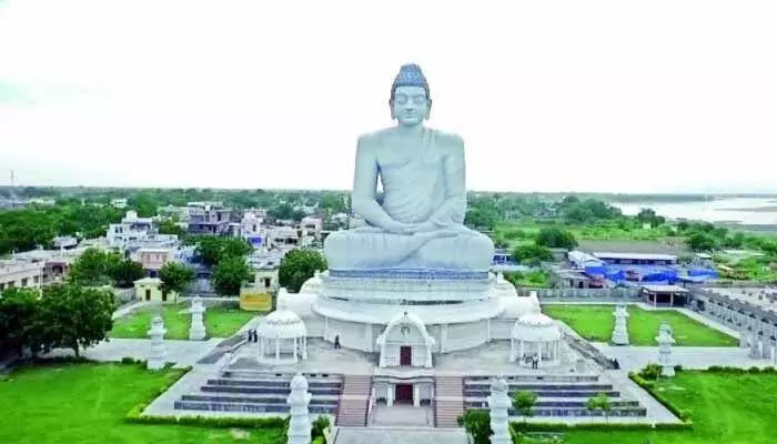 రాజధాని చరిత్రలో మరో కీలక ఘట్టం.. సానుకూలంగా ముందుకు వస్తున్న రైతులు రాజధాని చరిత్రలో మరో కీలక ఘట్టం.. సానుకూలంగా ముందుకు వస్తున్న రైతులు