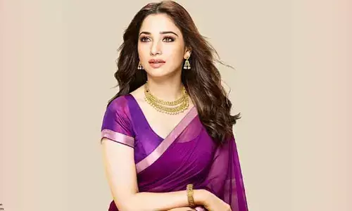 సీనియర్ నటి జయశ్రీగా తమన్నా.. పింక్ చీరలో ఫస్ట్ లుక్(వీడియో)