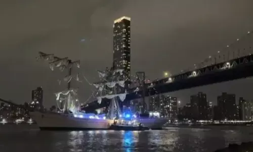 Mexican Navy ship: న్యూయార్క్ లో పడవ ప్రమాదం.. ఇద్దరు మృతి
