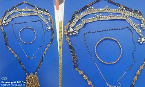 పనిచేస్తున్న ఇంట్లోనే నగలు చోరీ