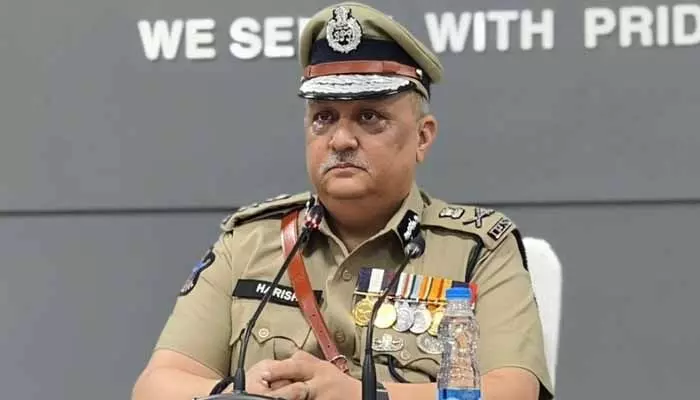 1.52 కోట్లు దాటిన ‘శక్తి’ యాప్ డౌన్లోడ్స్.. డీజీపీ హరీశ్ కుమార్ గుప్త 1.52 కోట్లు దాటిన ‘శక్తి’ యాప్ డౌన్లోడ్స్.. డీజీపీ హరీశ్ కుమార్ గుప్త