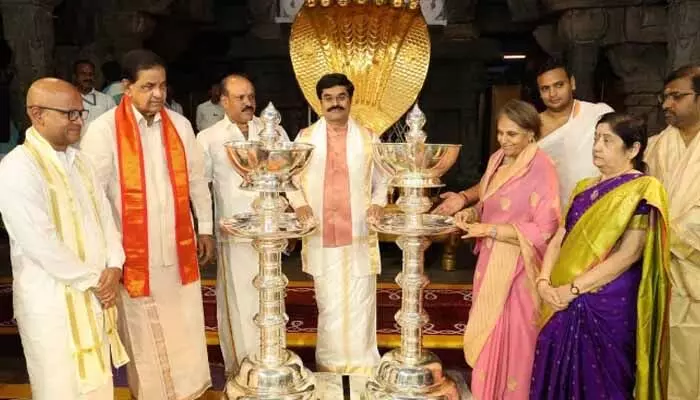 శతాబ్దాల తర్వాత శ్రీవారికి మైసూరు రాజమాత అపూర్వ కానుక శతాబ్దాల తర్వాత శ్రీవారికి మైసూరు రాజమాత అపూర్వ కానుక