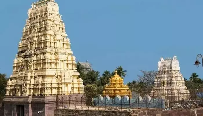 శ్రీశైలం ఆలయ సీఎస్వోపై వేటు.. కారణం ఏంటంటే? శ్రీశైలం ఆలయ సీఎస్వోపై వేటు.. కారణం ఏంటంటే?
