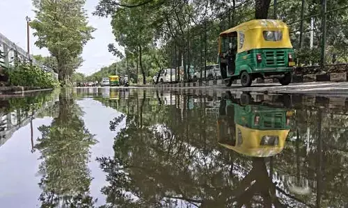 Bengaluru rains: నీట మునిగిన బెంగళూరు! వర్షాలతో రోడ్లన్నీ జలమయం.. ప్రజల అవస్థలు