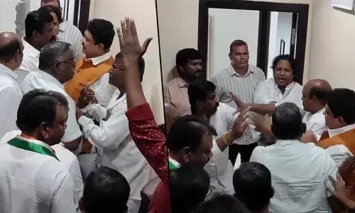 Congress: పరస్పరం కొట్టుకున్న కాంగ్రెస్ నేతలు.. వీడియో వైరల్