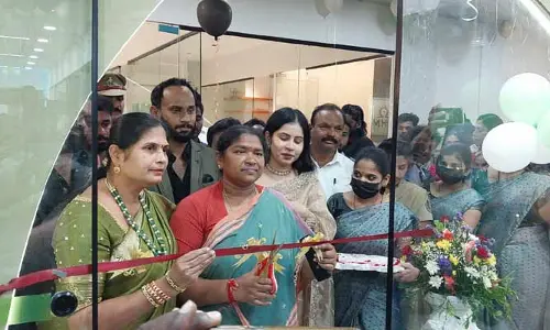 యువత స్వయం ఉపాధి అవకాశాలు ఎంచుకోవాలి: మంత్రి సీతక్క