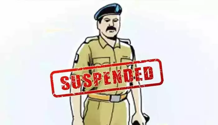 వరంగల్ లో ఇన్స్పెక్టర్ సస్పెండ్.. వరంగల్ లో ఇన్స్పెక్టర్ సస్పెండ్..