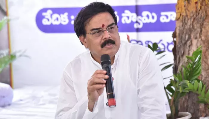 Minister Nadendla:దీపం-2 పథకం పై మంత్రి నాదెండ్ల కీలక వ్యాఖ్యలు Minister Nadendla:దీపం-2 పథకం పై మంత్రి నాదెండ్ల కీలక వ్యాఖ్యలు
