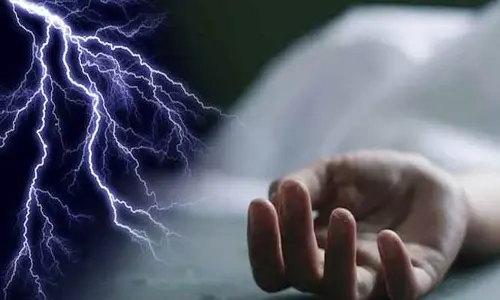 Tragedy:పిడుగుపాటుకు తండ్రి మృతి.. కుమారుడికి తీవ్ర గాయాలు