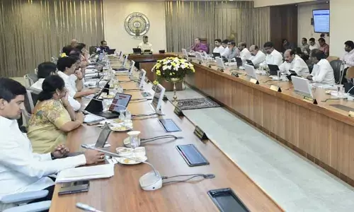 సోషల్ మీడియా పోస్టులకు ఆధార్ అకౌంటుబులిటీ.. ఏపీ సర్కారు కీలక నిర్ణయం!