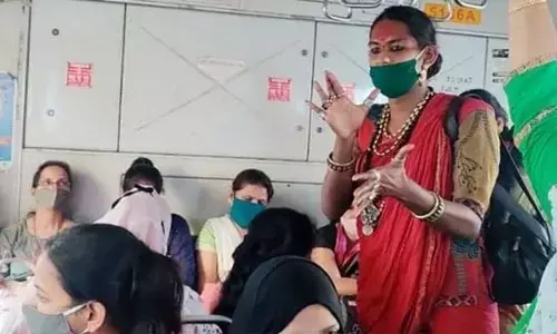 Transgenders : రైళ్లల్లో దడ పుట్టిస్తున్న హిజ్రాలు.. వరంగల్ ఘటనే నిదర్శనం