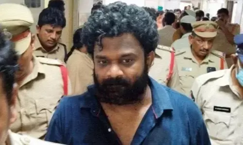 రాజమండ్రి సెంట్రల్ జైలుకు బోరుగడ్డ అనిల్