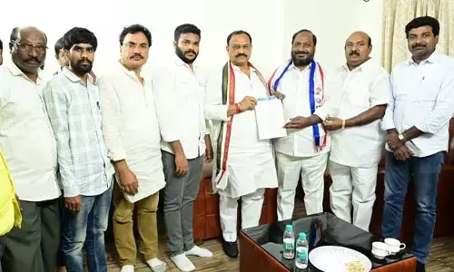 సమాచార కమిషనర్ లో బీసీలకు న్యాయం చేయాలి :  ​మహేష్​ కుమార్ ​గౌడ్​కు వినతి