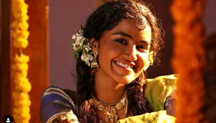 ఈ అందమైన అమ్మాయి దగ్గర ఆసక్తికరమైన అప్డేట్ ఉంది.. ఏంటో గెస్ చేయండంటూ అనుపమ ఇంట్రెస్టింగ్ పోస్ట్ ఈ అందమైన అమ్మాయి దగ్గర ఆసక్తికరమైన అప్డేట్ ఉంది.. ఏంటో గెస్ చేయండంటూ అనుపమ ఇంట్రెస్టింగ్ పోస్ట్