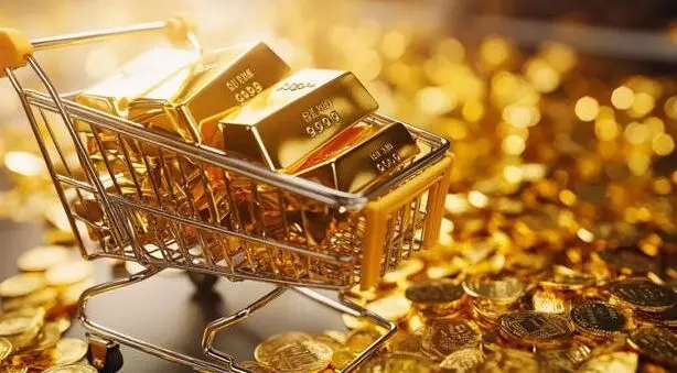 Gold: మళ్లీ రూ. 98 వేలు దాటిన బంగారం Gold: మళ్లీ రూ. 98 వేలు దాటిన బంగారం