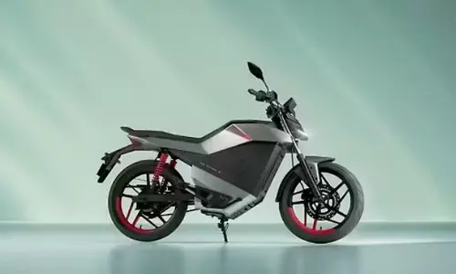 Ola Electric Bike: ఓలా..అదిరిపోలా.. రోడ్డుపైకి కొత్త ఈవీ బైక్.. ధర ఎంతంటే?