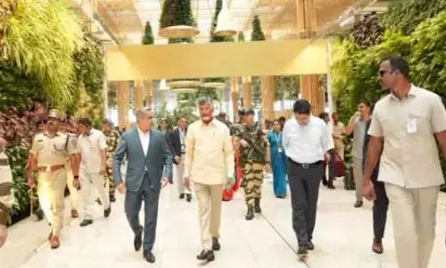 కంపెగౌడ విమానాశ్రయాన్ని సందర్శించిన ఏపీ సీఎం