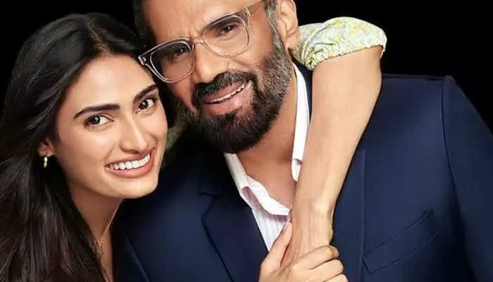 Sunil Shetty: నా కూతురు ఇకమై సినిమాలకు దూరంగా ఉంటుంది.. ఫైనల్గా క్లారిటీ ఇచ్చిన నిర్మాత Sunil Shetty: నా కూతురు ఇకమై సినిమాలకు దూరంగా ఉంటుంది.. ఫైనల్గా క్లారిటీ ఇచ్చిన నిర్మాత