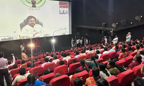 Pawan Kayan: టెక్కలి భవానీ థియేటర్ ​హౌస్​ఫుల్.. పవన్ ‘మంటామంతి’