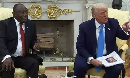Trump: గెట్ అవుట్..  అందరి ముందు రిపోర్టర్ పై ట్రంప్ చిందులు.. అసలేం జరిగిందంటే?