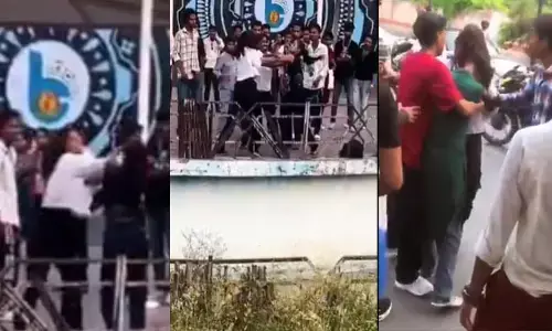 రీల్స్ గొడవ.. పబ్లిక్‌లో రోడ్డుపై ఘోరంగా కొట్టుకున్న అమ్మాయిలు.. స్పందించిన పోలీసులు