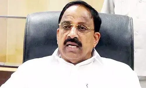Tummala: టైంకు రాని అధికారులు.. మంత్రి తుమ్మల ఆకస్మిక తనిఖీలో షాకింగ్ విషయాలు