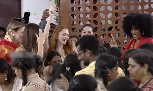 రాను బొంబాయికి రాను పాటకు స్టెప్పులు వేసిన మిస్ వరల్డ్ బ్యూటీలు