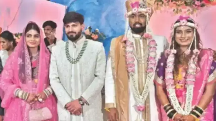 వారెవ్వా...ఒకే వేదికపై హిందూ-ముస్లిం జంటల పెళ్లి !