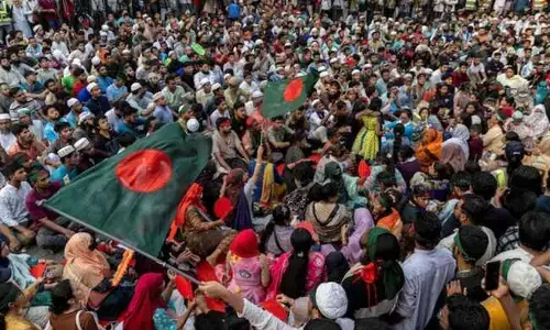 Bangladesh: రాజీనామా యోచనలో బంగ్లాదేశ్ తాత్కాలిక అధినేత