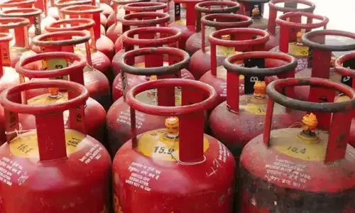 LPG GAS PRICE TODAY: నేడు గ్యాస్ సిలిండర్ ధరలు ఎలా ఉన్నాయంటే..!