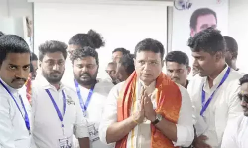 వైట్ టీ షర్ట్ శిక్షణ శిబిరాన్ని సందర్శించిన మంత్రి శ్రీధర్ బాబు