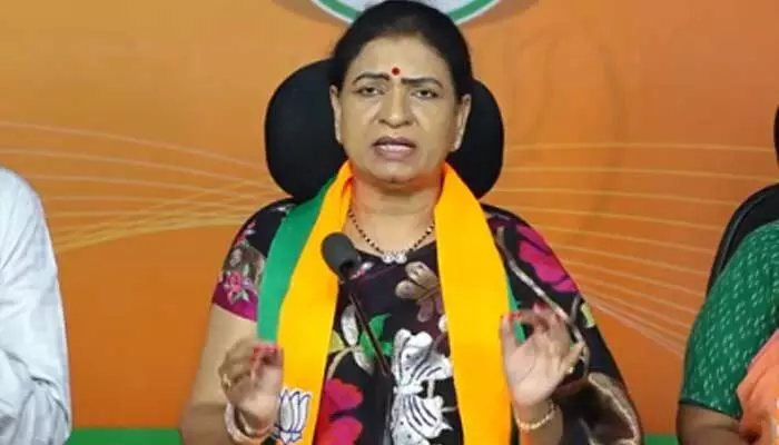 DK Aruna: కవితను బీజేపీలో చేర్చుకోవడంపై డీకే అరుణ సంచలన వ్యాఖ్యలు DK Aruna: కవితను బీజేపీలో చేర్చుకోవడంపై డీకే అరుణ సంచలన వ్యాఖ్యలు