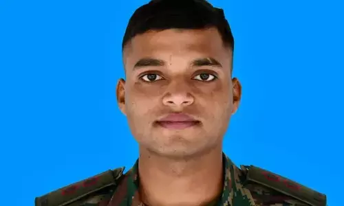 జవాన్‌ను రక్షించి తన ప్రాణాలు కోల్పోయిన 23ఏళ్ల ఆర్మీ ఆఫీసర్