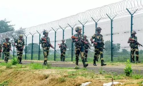 Pakistani Intruder: గుజరాత్ లో చొరబాటుకు యత్నించిన పాకిస్థానీ వ్యక్తి హతం