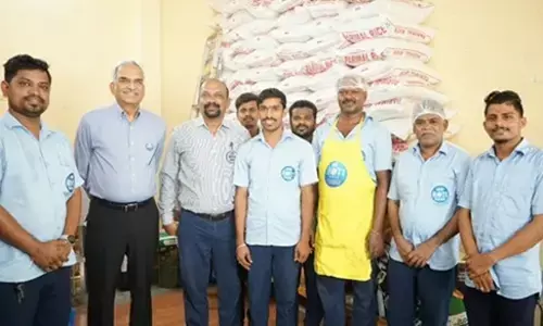 ఓపెన్ ఫ్రిడ్జ్.. ఆకలైతే ఎవరైనా తీసుకొని తినొచ్చు.!