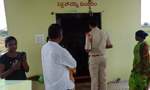 దేవుడి గుళ్ళల్లో దొంగల హల్ చల్