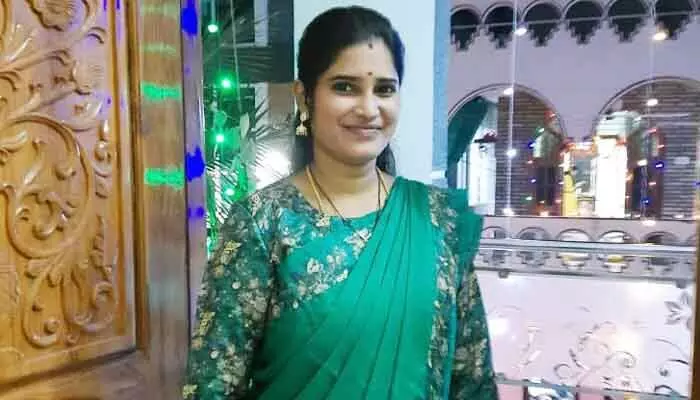 Tragedy: విద్యుత్ అధికారుల నిర్లక్ష్యం.. నిండు ప్రాణం బలి Tragedy: విద్యుత్ అధికారుల నిర్లక్ష్యం.. నిండు ప్రాణం బలి