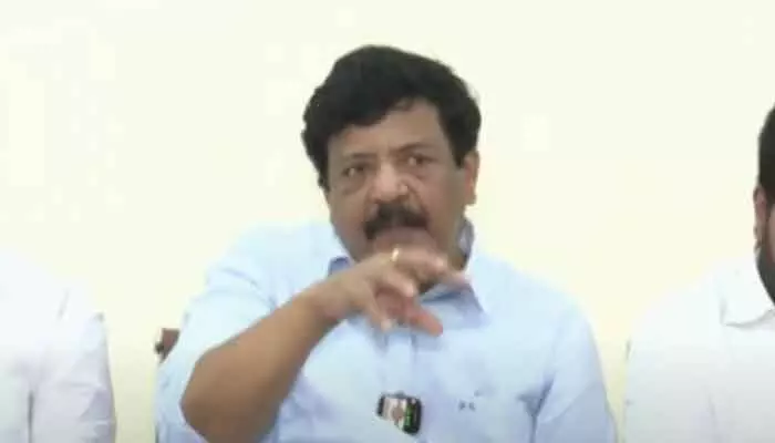 సినీ రంగానికి సహకరించేందుకు సిద్ధం.. మంత్రి కందుల దుర్గేశ్ కీలక వ్యాఖ్యలు సినీ రంగానికి సహకరించేందుకు సిద్ధం.. మంత్రి కందుల దుర్గేశ్ కీలక వ్యాఖ్యలు