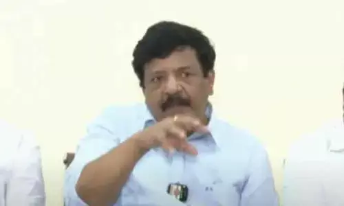 సినీ రంగానికి సహకరించేందుకు సిద్ధం.. మంత్రి కందుల దుర్గేశ్ కీలక వ్యాఖ్యలు