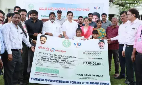 దేశ చరిత్రలోనే రికార్డ్.. విద్యుత్ కార్మికులకు కోటి ప్రమాద బీమా : డిప్యూటీ సీఎం