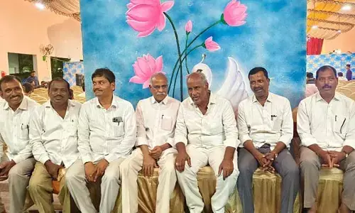 ఎర్రజెండా పార్టీలు అన్ని ఏకం అవ్వాలి : కూనంనేని సాంబశివరావు